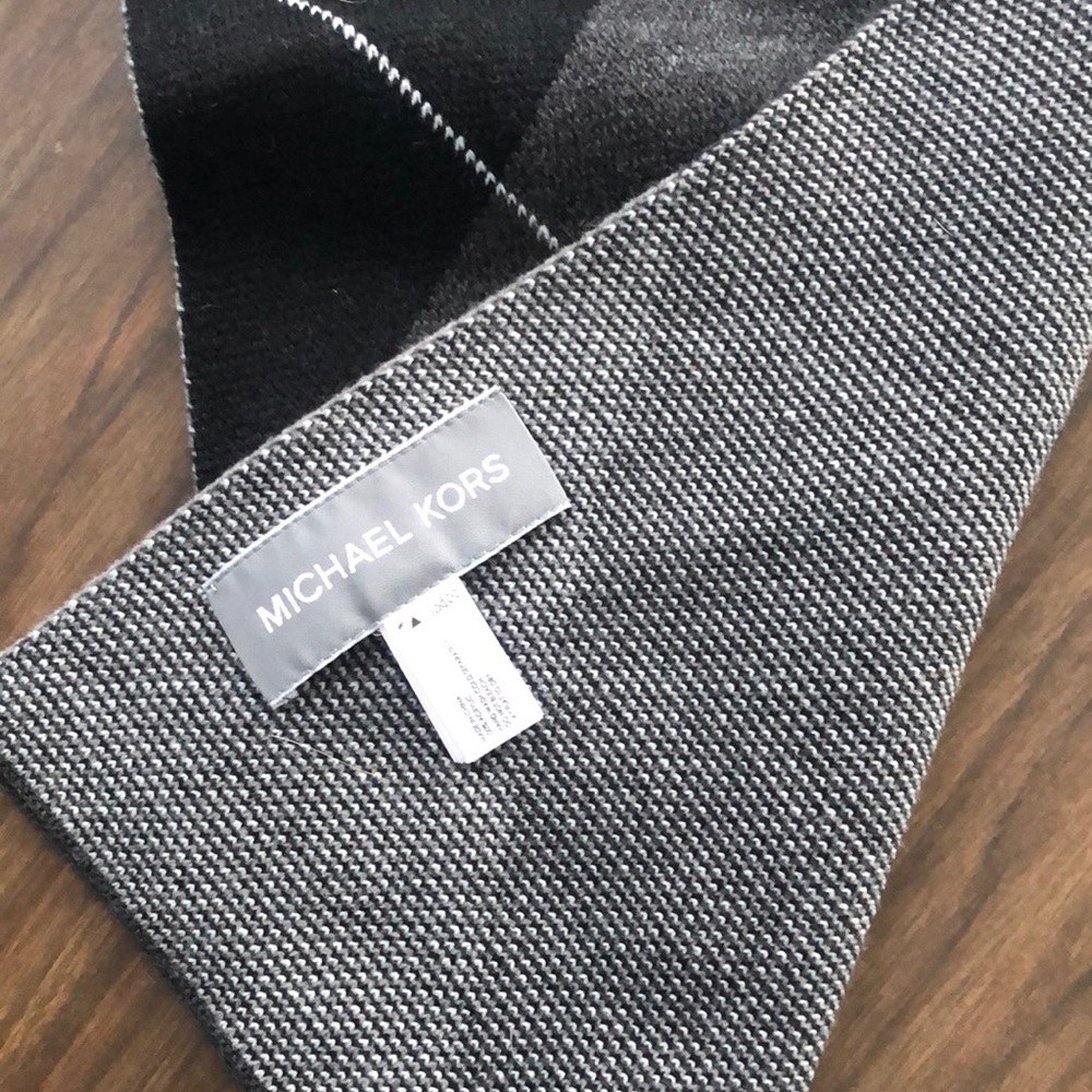 MICHAEL KORS scarf